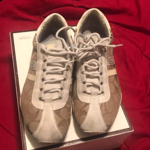 Shoes - Picture 2 of 3